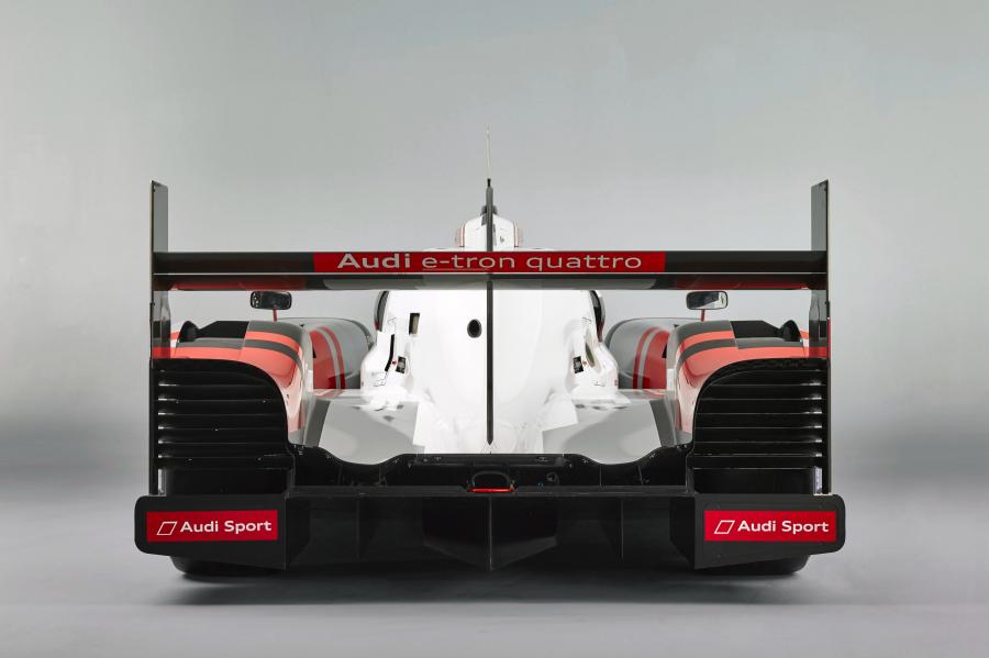 Audi R18 e-Tron Quattro 2015 года  (фото 12 из 25)
